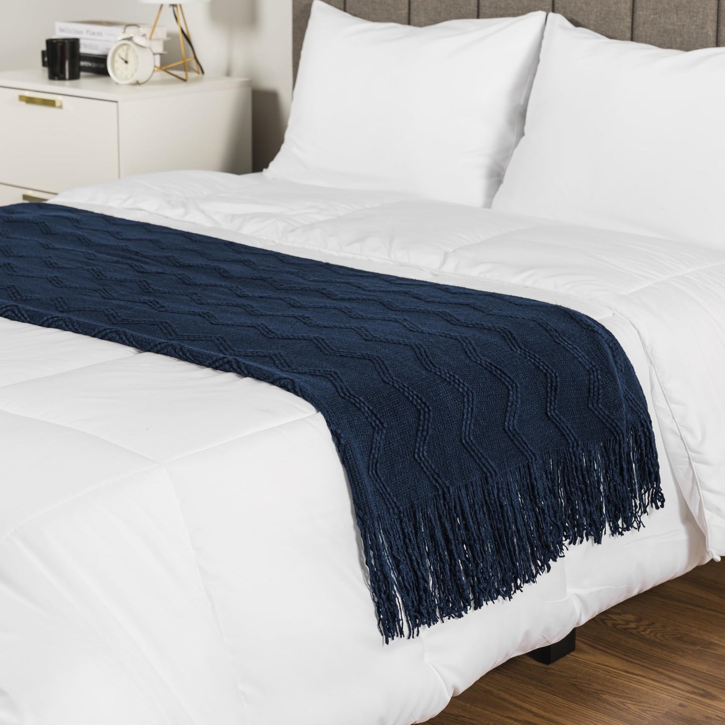 PAVILIA Navy Blue Knit Throw Blanket for Couch Bed, Soft Knitted Farmhouse Sofa Throw for Living Room, Lightweight Decorative Summer Throw Blanket for Chair, Outdoor Textured Boho Blanket, 50x60