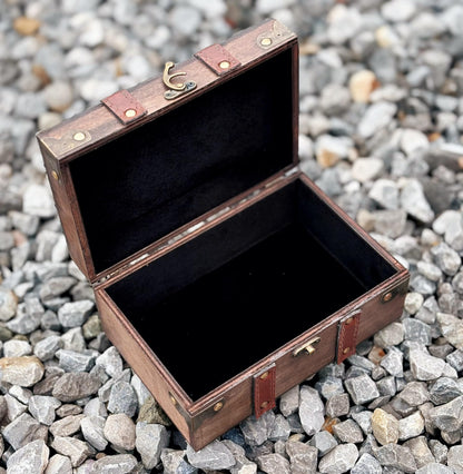 vuagmiv Masonic Engraved Wooden Chest Box with Velvet Lining – Freemason Supplies & Tools Storage, Keepsake & Jewelry Organizer