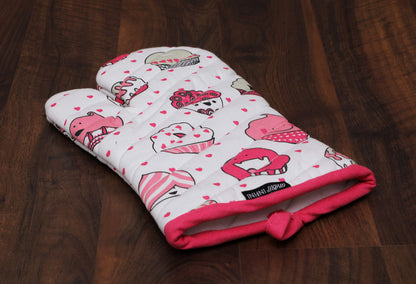 AMOUR INFINI 5 Piece Set of Apron,2 Kitchen Towel,Oven Mitt and Pot Holder in a Valentine Cup Cakes Design Event Outdoor BBQ Baking Grilling Party Kitchen Decor