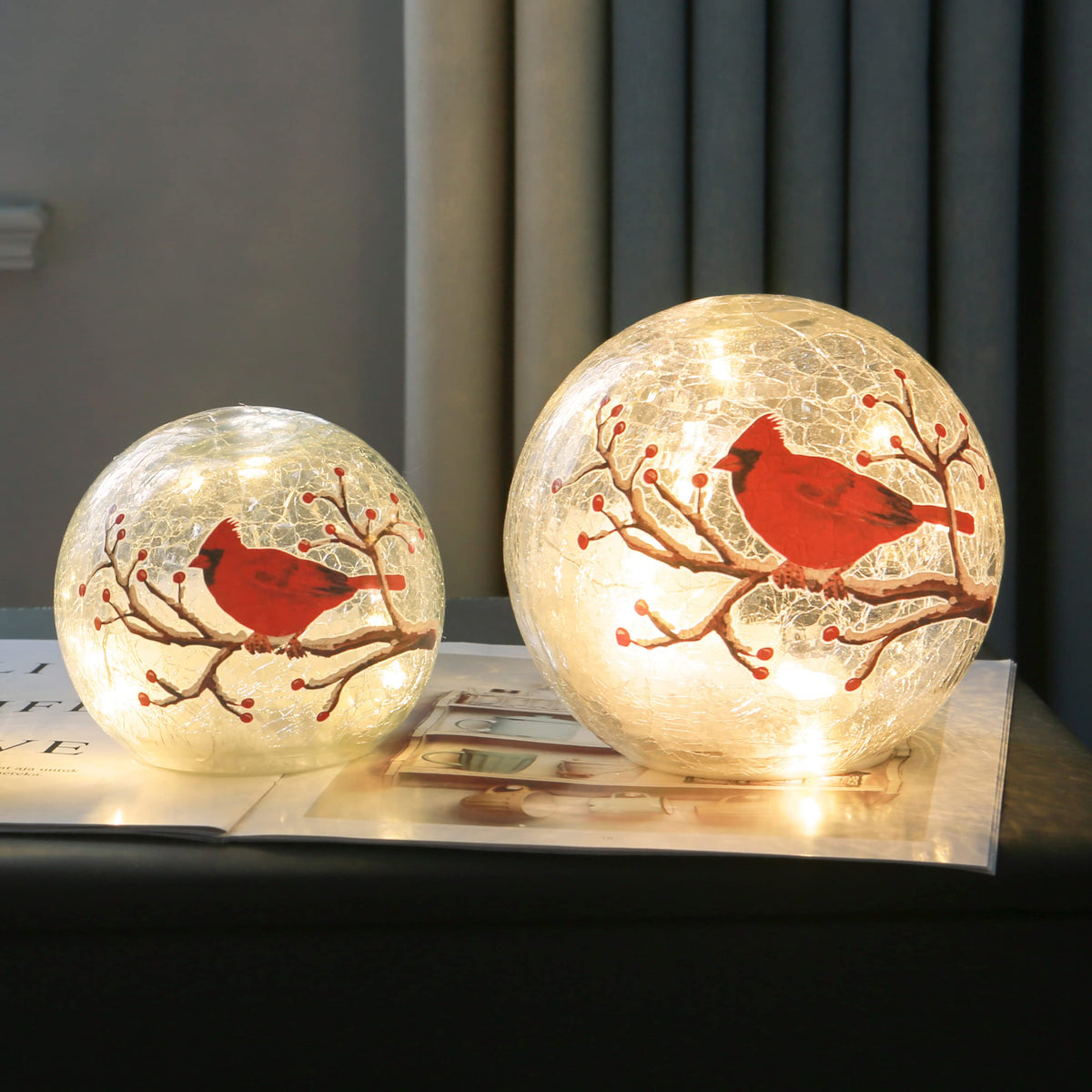 Kaowod Crackle Glass Ball Cardinal Lamp with Timer, Light Up Red Cardinal Stained Glass Christmas Decor Accent Lamp, Lighted Red Bird Globe Table Light, Orb Night Light, Led Sphere Desk Lamp
