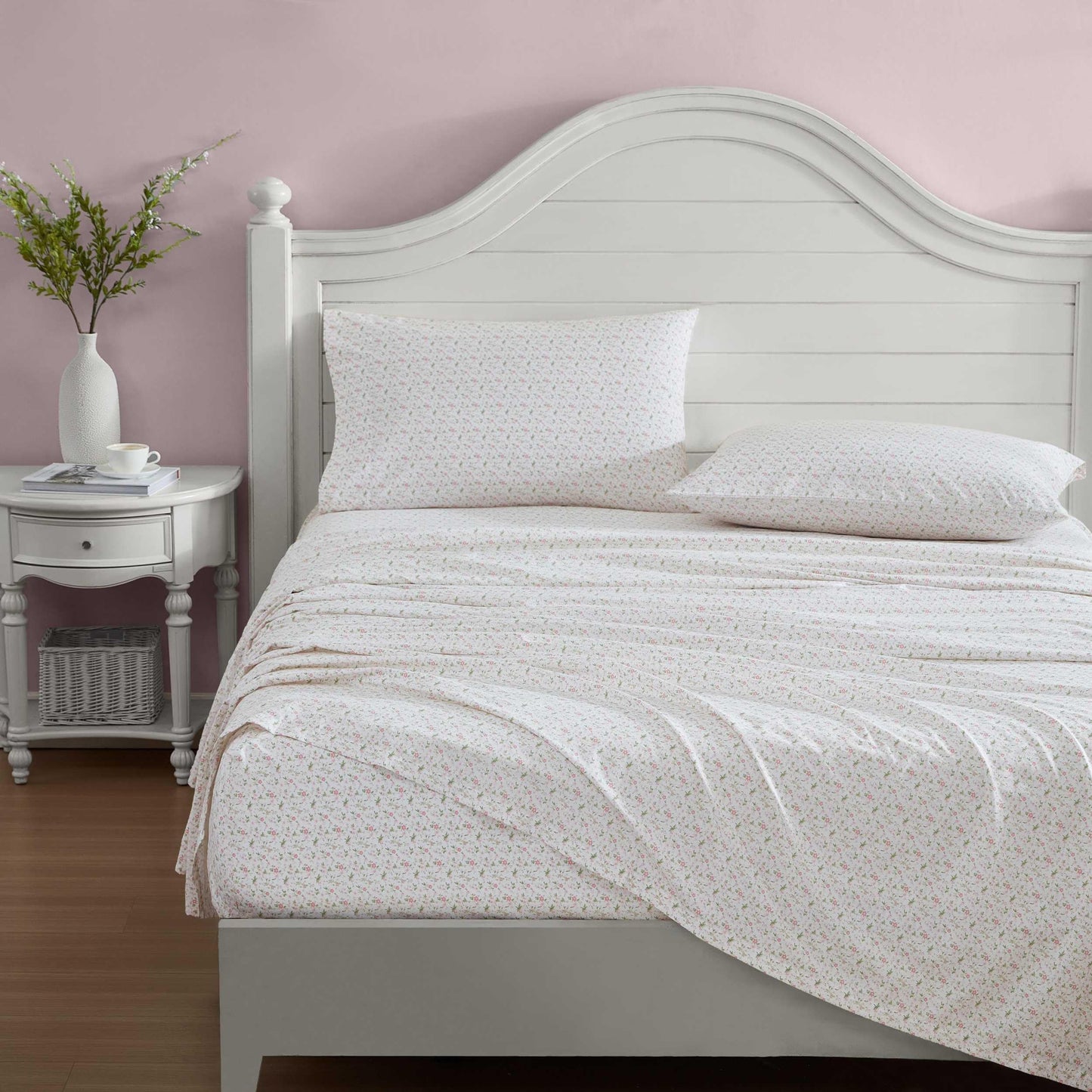 Laura Ashley – Twin Size Sheet Set, Crisp & Lightweight Cotton Percale Bedding with Fitted Sheet and Pillowcase, Floral Room Decor, Deep Pocket, College Dorm Room Essentials (Evie Pink)