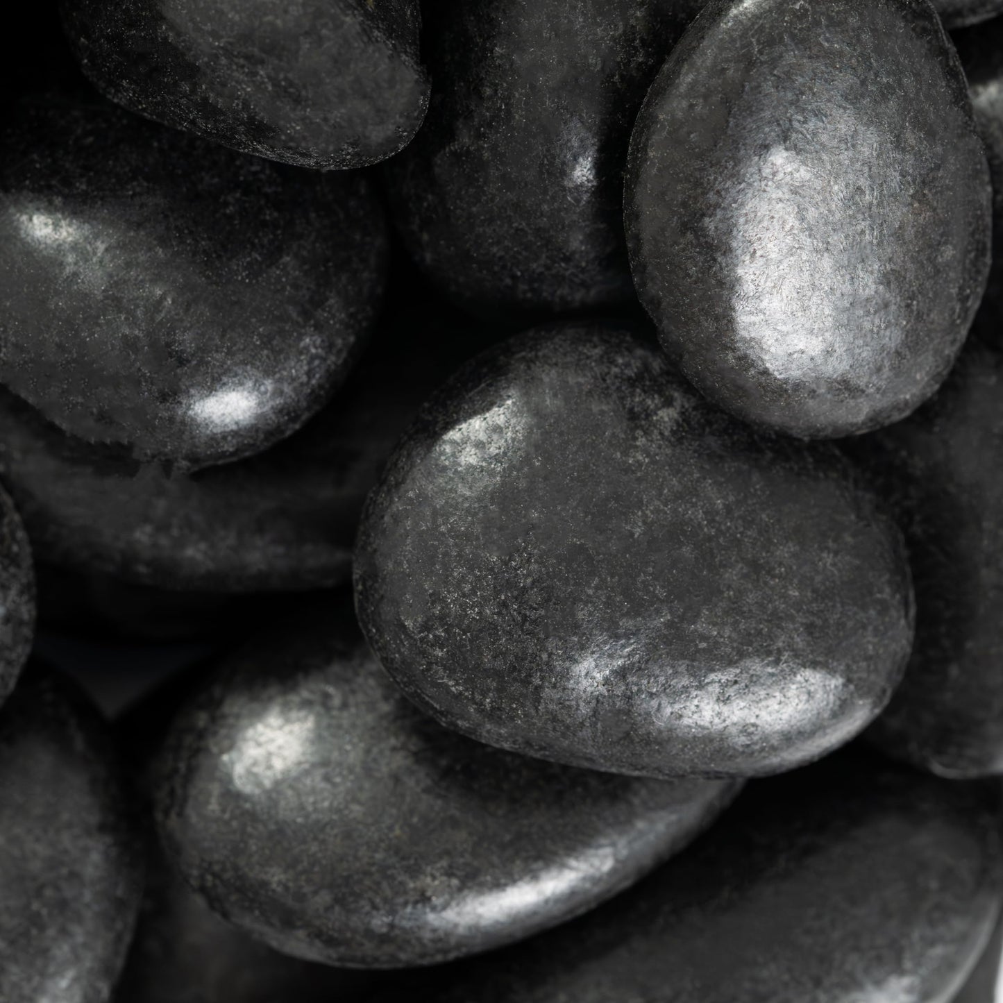 MSI Decorative Polished Black Pebbles, 0.4 Inch, 40 lb. Bag