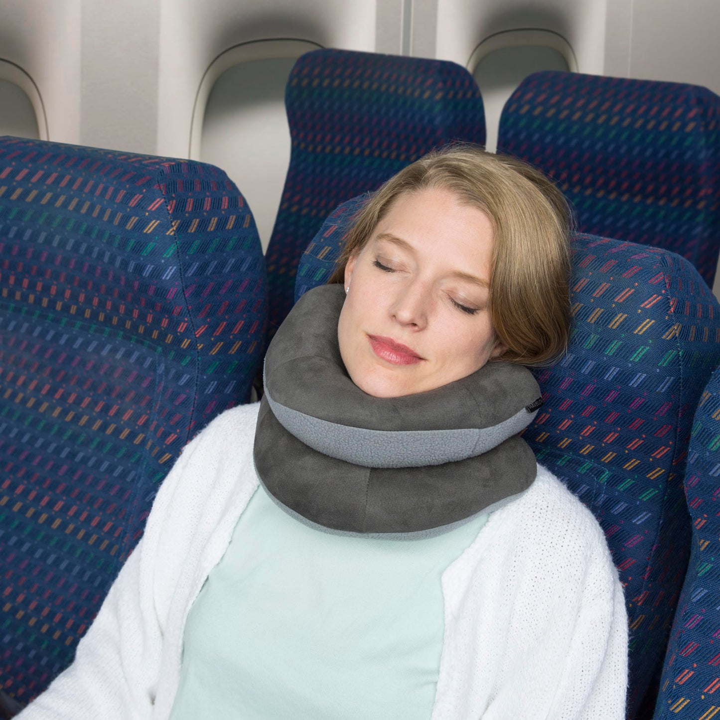 Travelon Deluxe Wrap-N-Rest Pillow, Dark Gray/Light Gray