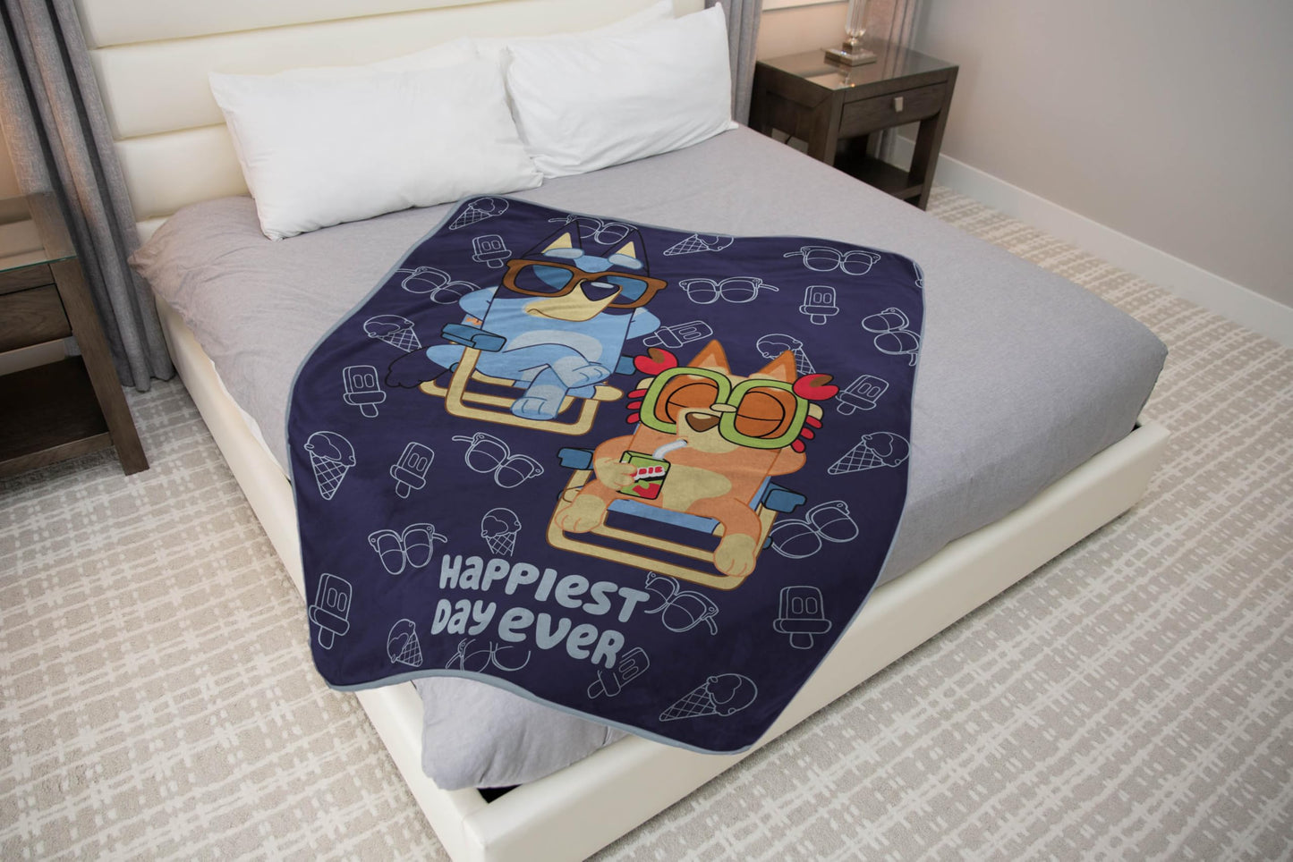 Jay Franco Kids Plush Throw Blanket – Soft & Comfy Throw for Couch or Bed – Cozy Home Décor for Living Room & Bedroom, Blue - Bluey, 46x60 - Throw Blanket