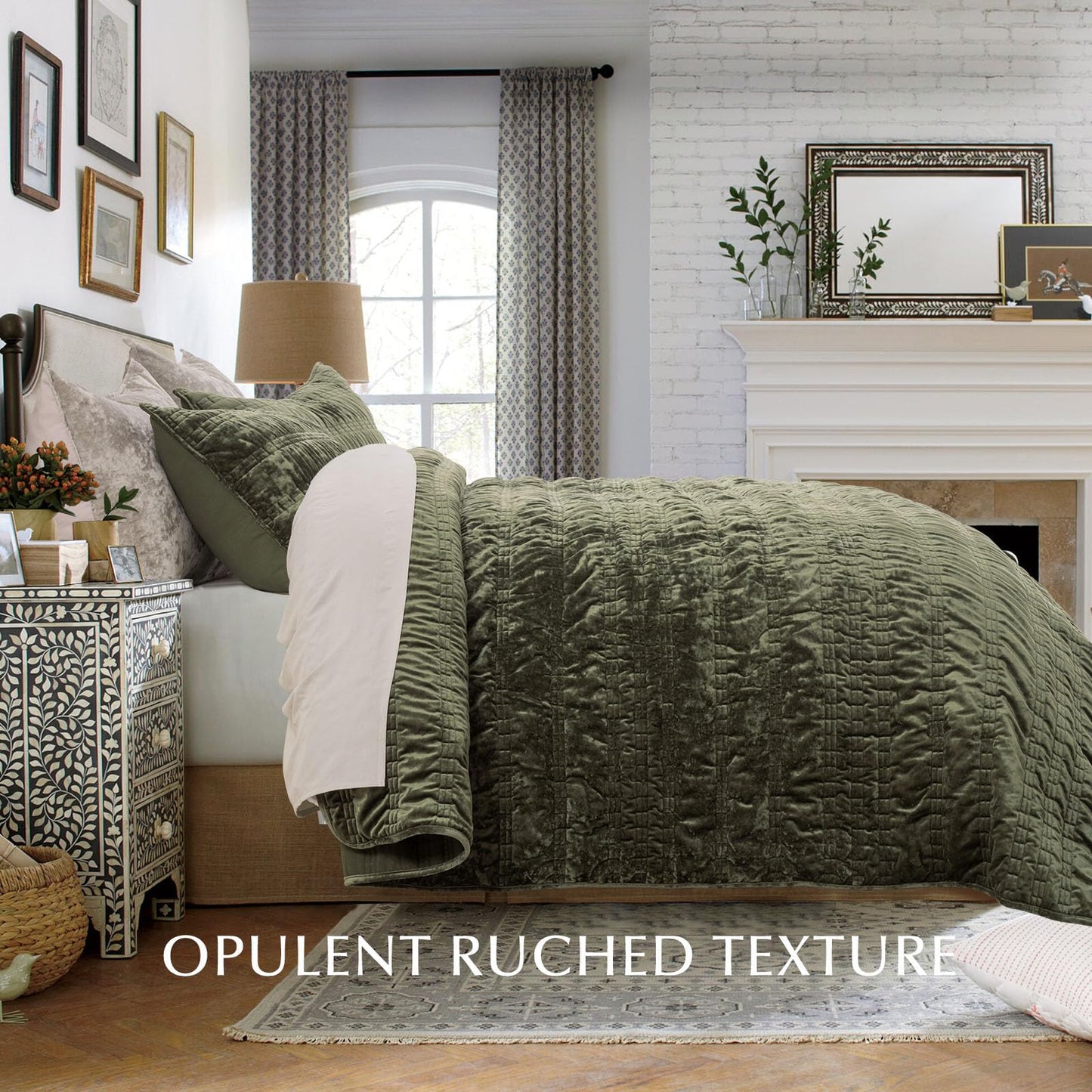 EverGrace Luxury Ruched Velvet Quilt Queen Size, Ultra Soft Bedspread Coverlet Set, Lightweight Velvet Comforter, Quilted Bedding Cover with 2 Matching Shams for All Season, Olive Green