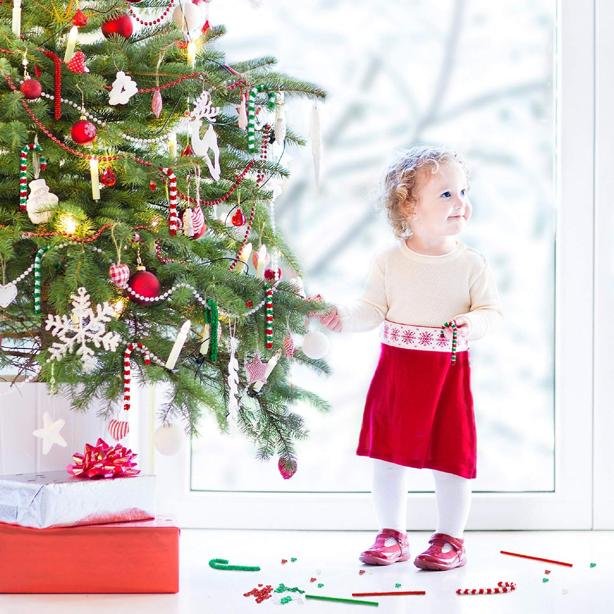 1170 Pieces Christmas Tri Beaded Ornament Kit Christmas DIY Craft Bead Includes 1140 Plastic Tri-shaped Beads 30 Chenille Stems Wreath Candy Cane for Christmas Xmas DIY Holiday Tree Hanging Decoration