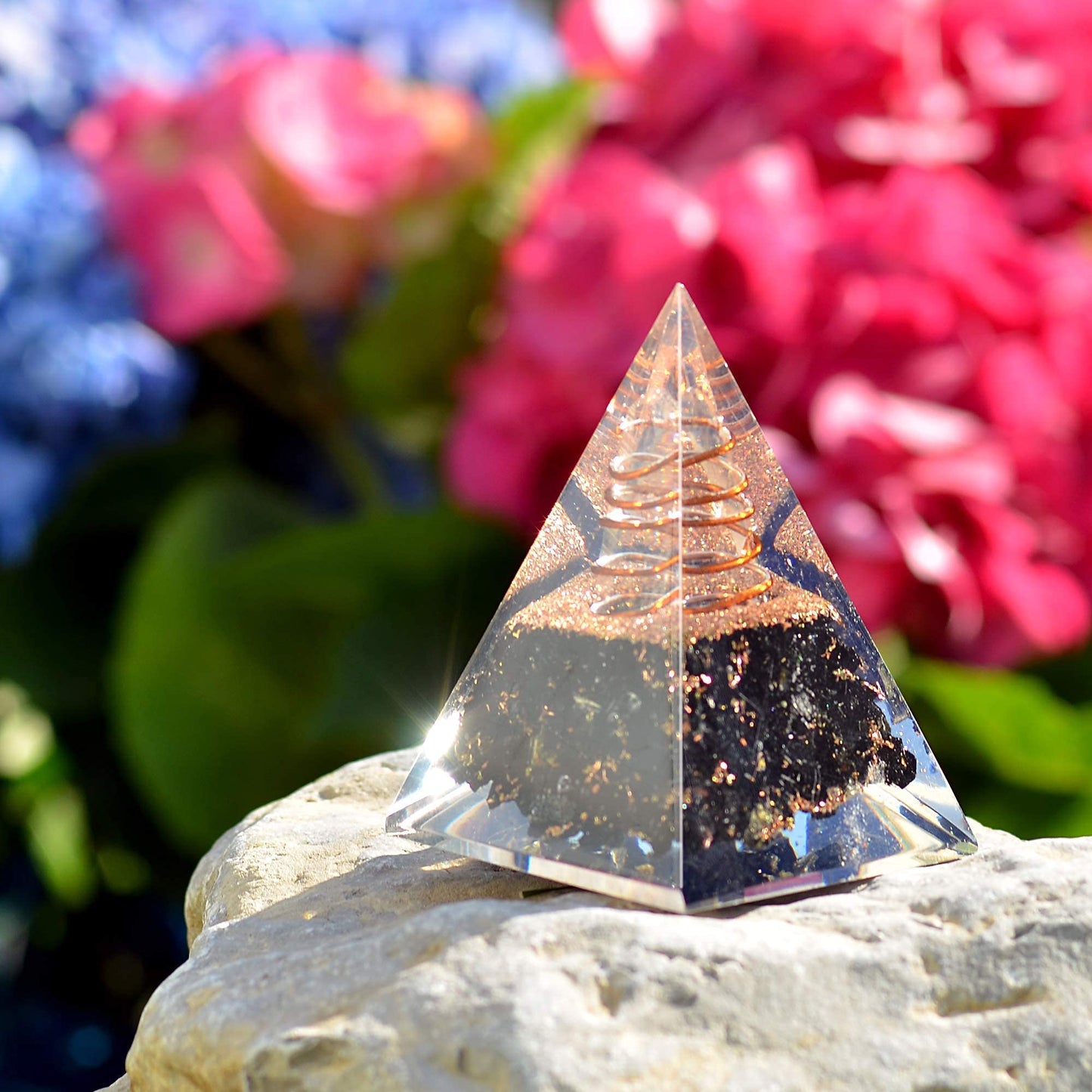 Orgone Pyramid-Black Tourmaline-Crystal-Chakra Balancing Orgone Energy Generator- Nubian Orgonite Pyramid for Spiritual Healing, Meditaion, Yoga, Reiki Gifts, Office and Home Decor