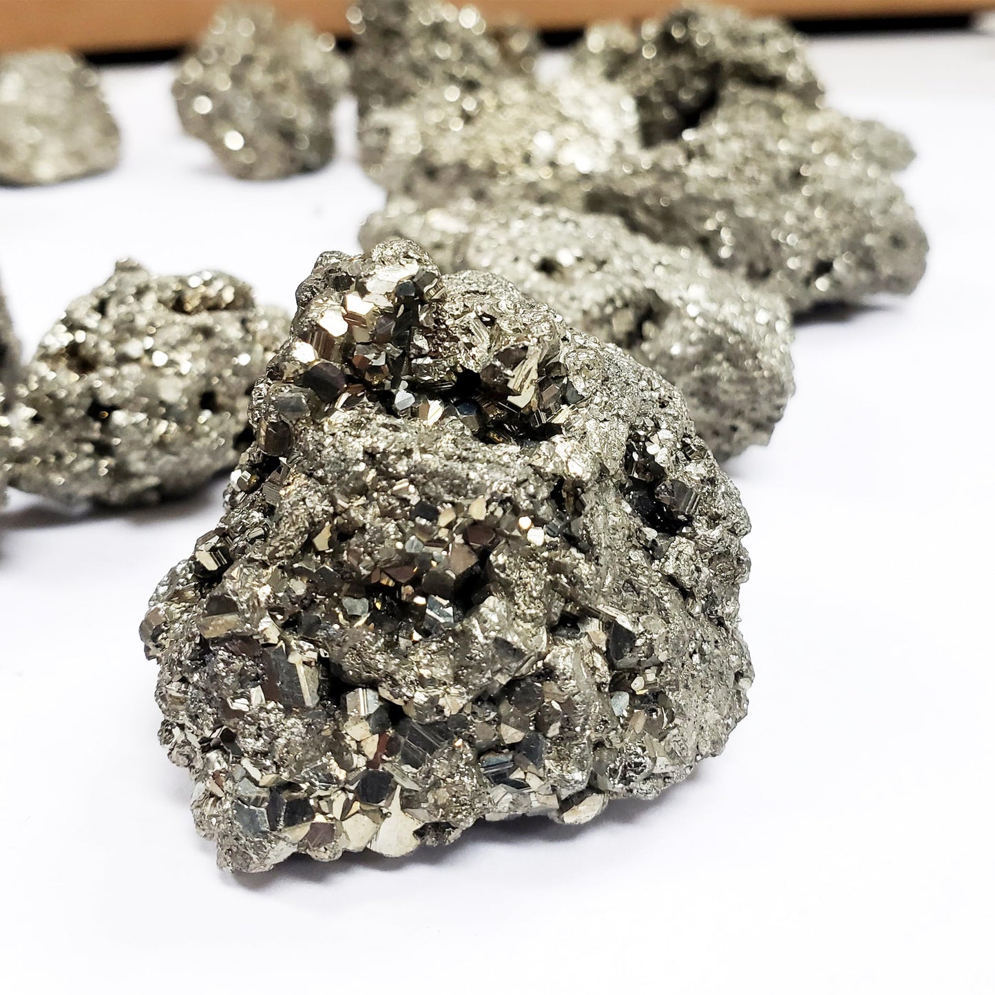 1.8-7.05 Oz Gemstone Natural Pyrite Mineral Specimen, Crystals and Healing Stones DIY Stone Decoration, High-Energy Iron Indoor and Outdoor Garden Fish Tank Landscaping (5.3-7.05 oz)