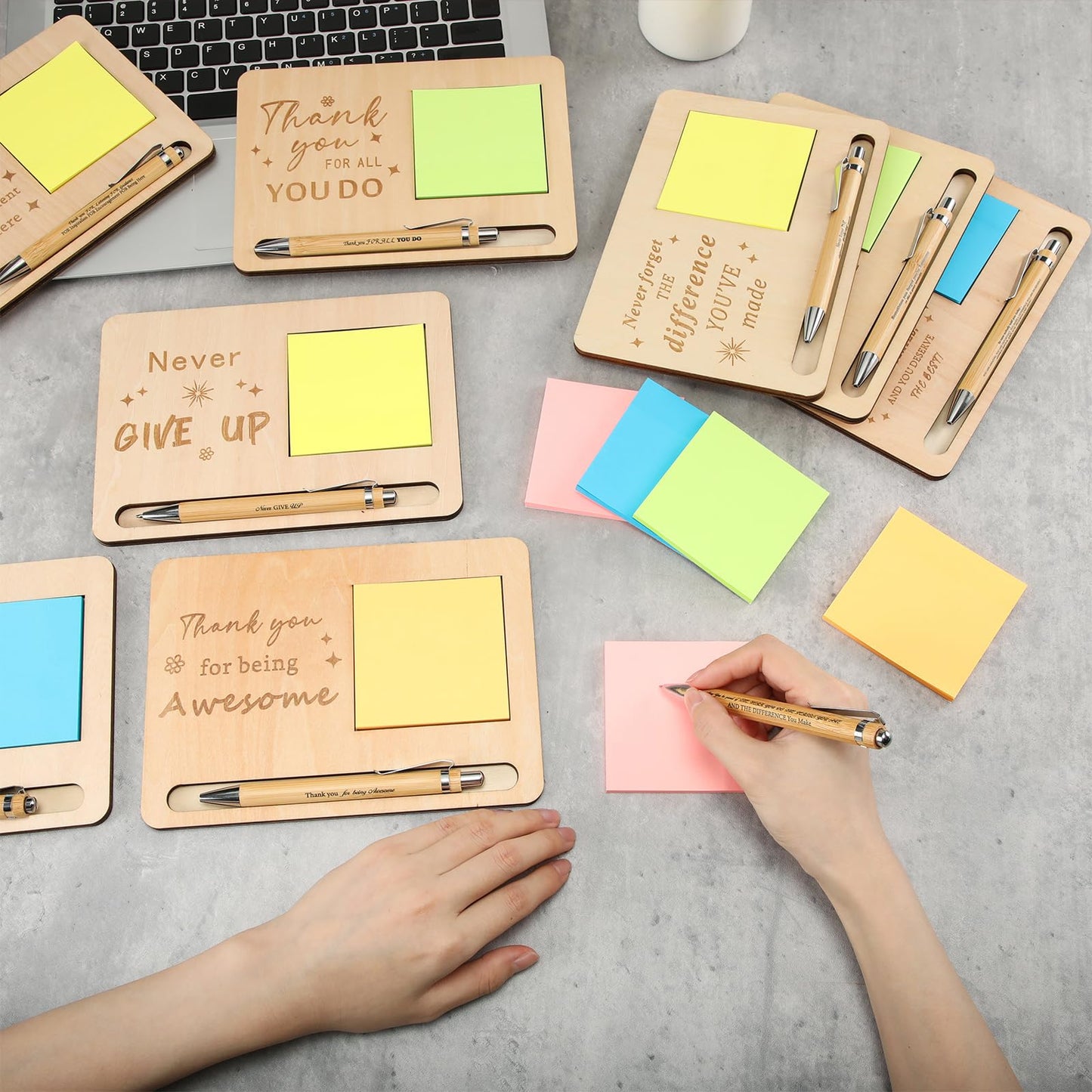 Kosiz 10 Set Employee Team Appreciation Gifts Bulk Wooden Motivational Sticky Note Holder with Notes and Ballpoint Pens Thank You Appreciation Gifts for Staff Employee Office Supplies