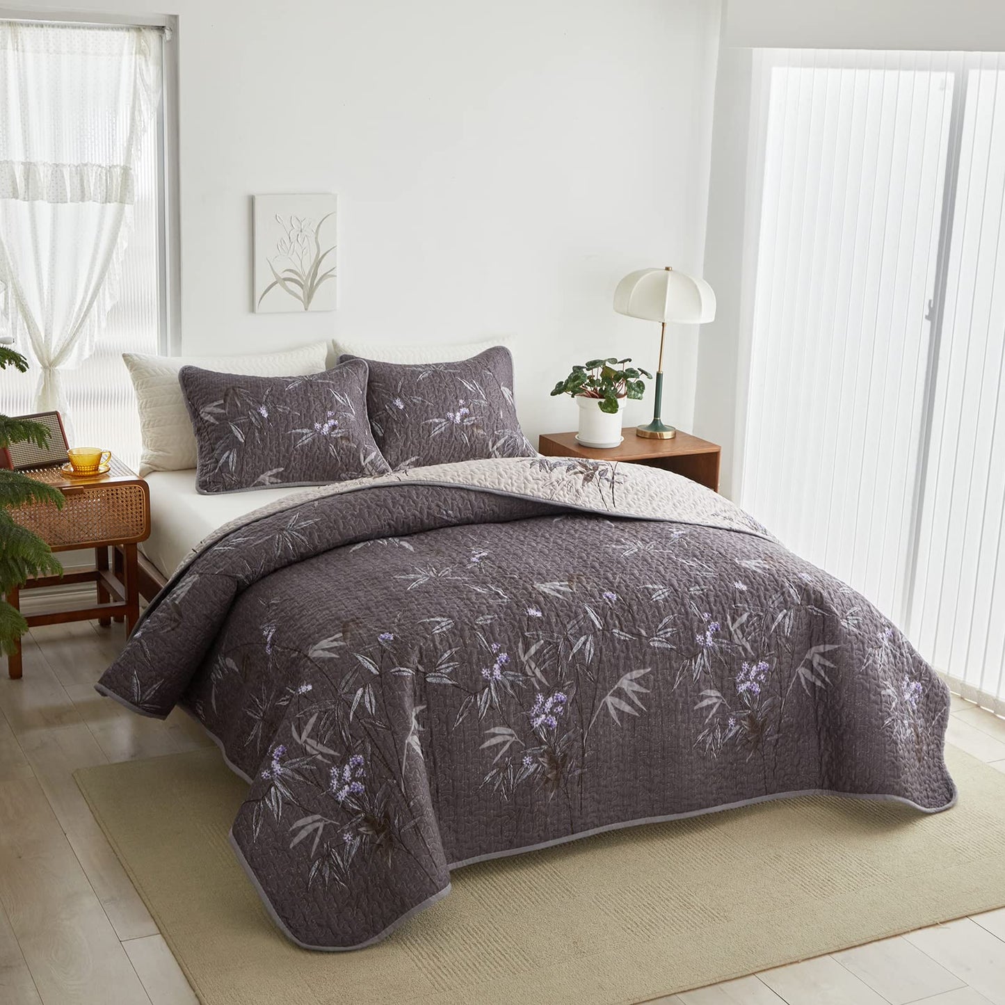 Flysheep Quilt Set 3 Pieces Full/Queen Size, Black Leaves Botanical Design Reversible Bedspread Coverlet Set, Soft Microfiber Lightweight Bed Cover for All Season (90" x 90", 1 Quilt+ 2 Pillow Shams)