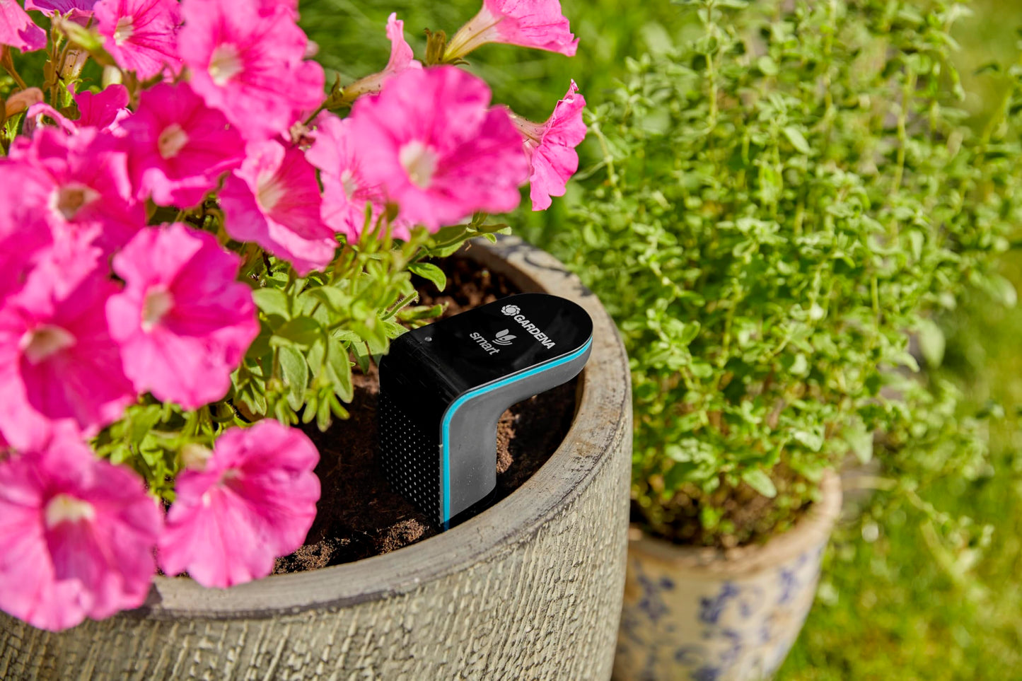 Gardena smart Sensor: intelligent soil moisture meter for fully automatic watering of the garden with the Gardena smart App - without smart Gateway (required) (19040-20)