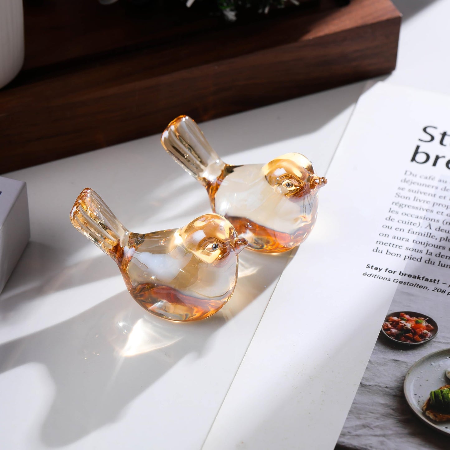 Qianwei 2PCS Crystal Bird Figurine Collectible - Handmade Blown Glass Birds Animals Figurines Crystal Office Desk Table Home Decor Paperweight (2pcs Champagne)