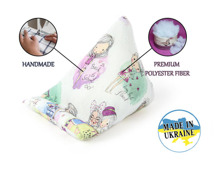 STEPHAN AND THEODORE Handmade Phone Pillow Holder - The Wedge Mobile Device Stand - Fabric Phone Stand for All iPhones, All Smartphones! 7 x 6.1 x 5.5 Inches (Dolls)