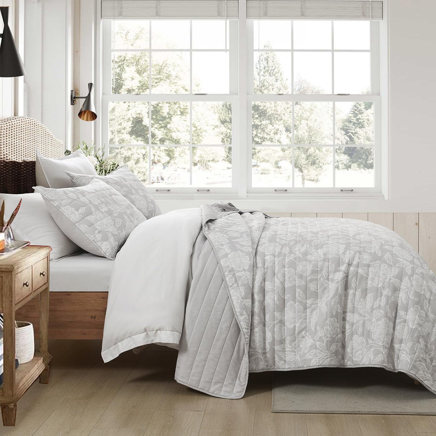 HORIMOTE HOME Floral Quilt Set Queen Size 3 Pieces, Grey Flower Fine Printed Reversible Botanical Bedspreads Bedding Sets, Soft and Lightweight Bed Coverlet for All Season
