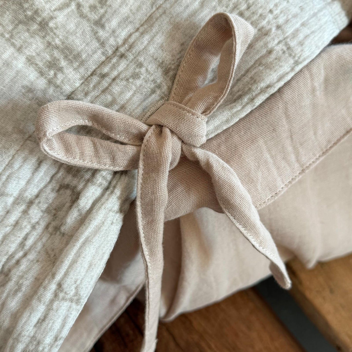 VM VOUGEMARKET Double Gauze Crinkled Cotton Duvet Cover Set Queen,Rustic Beige Ink Bamboo Botanical Print Duvet Cover with Romantic Bow Ties