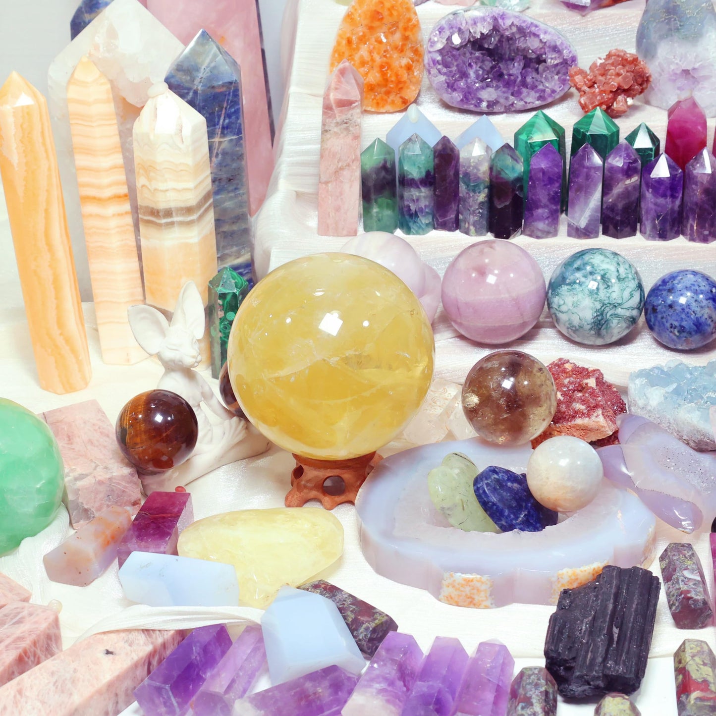 CrystalHola 4lb Mystery Crystal Box, Randomly Selected with Polished Natural Crystal for Home Office Decoration, Birthday Gifts