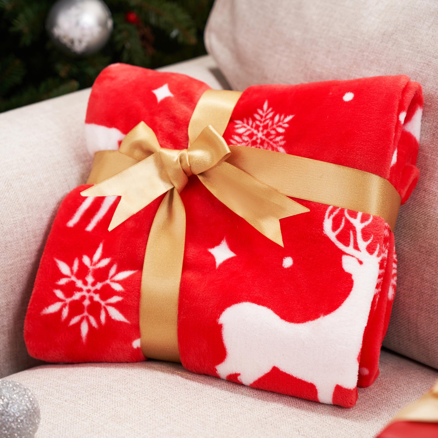 Joiedomi Christmas Throw Blanket - Soft Flannel Christmas Blanket - Warm Plush Holiday Decorative Throw - Winter Cozy Present Throw for Couch - 50” x 60" Red Nordic