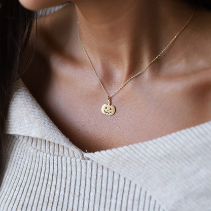 Pencros Dainty Pumpkin Necklace,18K Gold Plated Pumpkin Delicate Chain Minimalist Simple Halloween Jewelry Friend's Gift