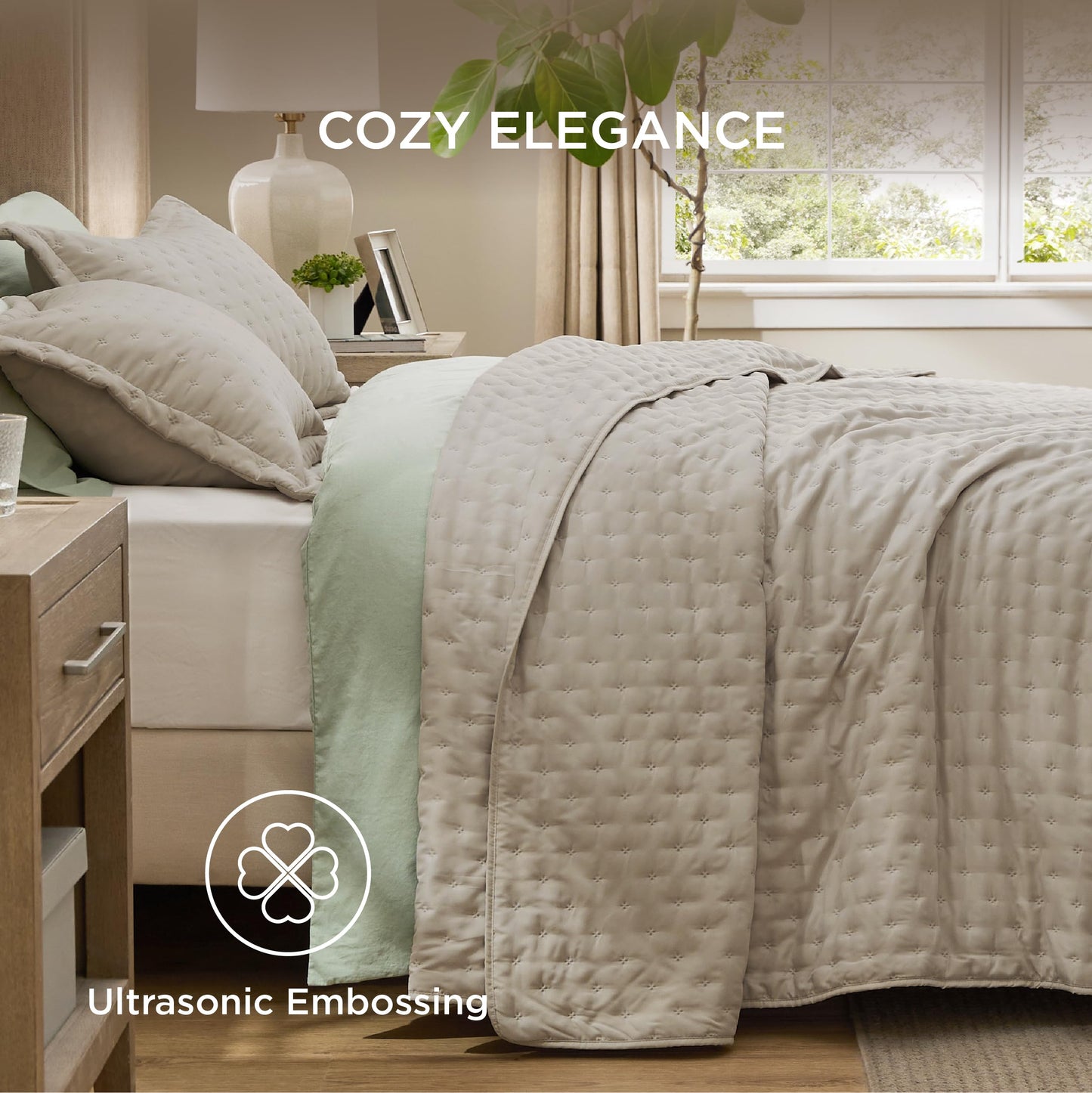 Bedsure King Quilt - Linen Bedspread King Size & Lightweight Comforter, Modern Farmhouse Coverlet with Clover Pattern, Ultra Soft All-Season Bedding, 106 x 96 Inches