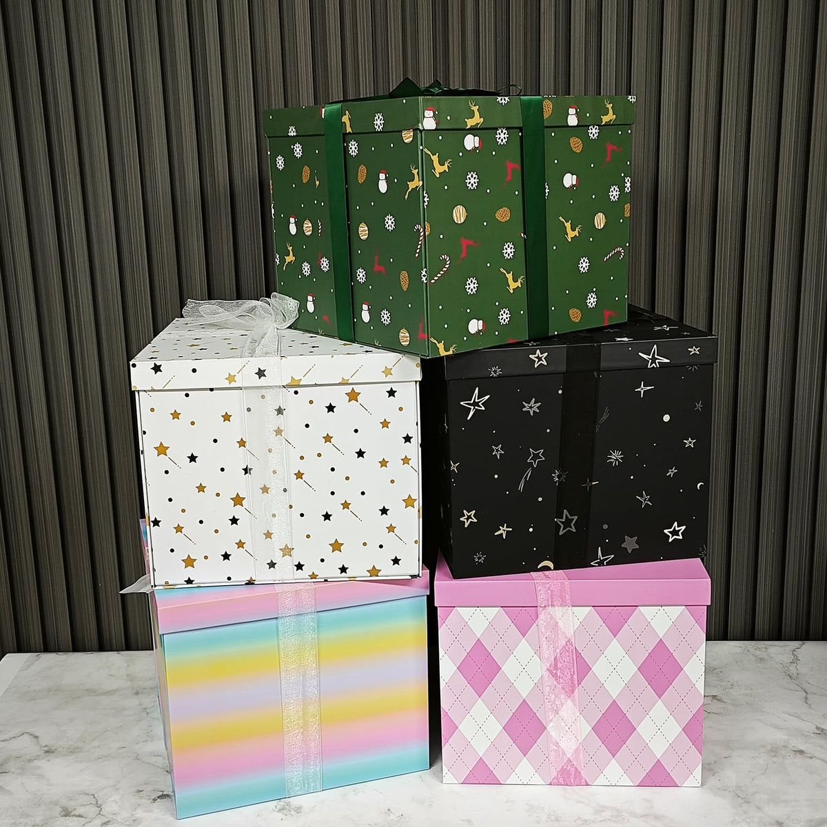 YINUOYOUJIA Large Gift Box 12x12x10Inches,Gift Boxes with Lids for Presents,Present Box,Birthday Box,Gift Packaging for Valentine's Day,Mother's Day,Christmas,Anniversaries.(Black Stars)