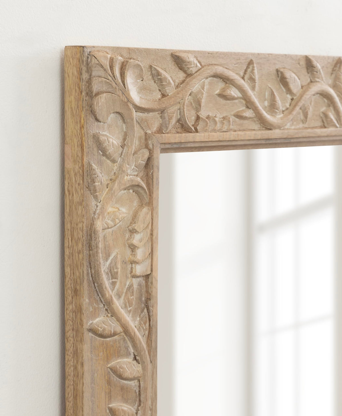 Kate and Laurel Natesa Boho Rectangle Carved Wood Mirror, 24 x 32, Natural Brown, Coastal Light Wooden Rectangular Mirror with Carved Detailing for Use as Bathroom Mirror for Vanity