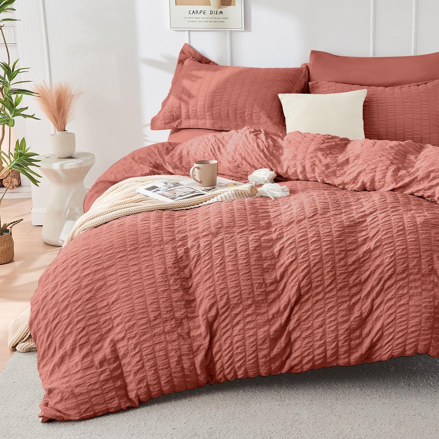 HYMOKEGE Coral Twin Comforter Set Seersucker 5 Pieces, All Season Luxury Bed in a Bag for Bedroom, Bedding Set with Comforter, Sheets, Pillowcase & Sham