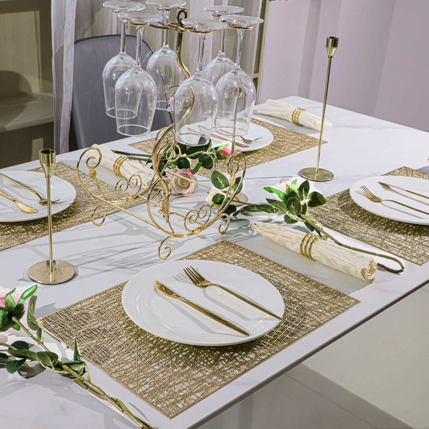 Snowkingdom Gold Placemats Set of 4, Golden Vinyl Rectangle Metallic Wipeable Place mats, Washable Easy Clean Non Slip Stain Resistant Hollow Kitchen Dining Table Mats for Wedding Party Decoration