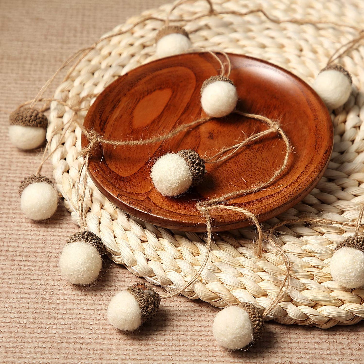 Boao 18 Pcs Felt Acorn Ornaments Christmas Wool Pom Acorn Ball Decor Hanging Pine Cone Garland with 32.8 ft Rope for Tree Fall Thanksgiving Woodland Farmhouse Mantel Wall Decor