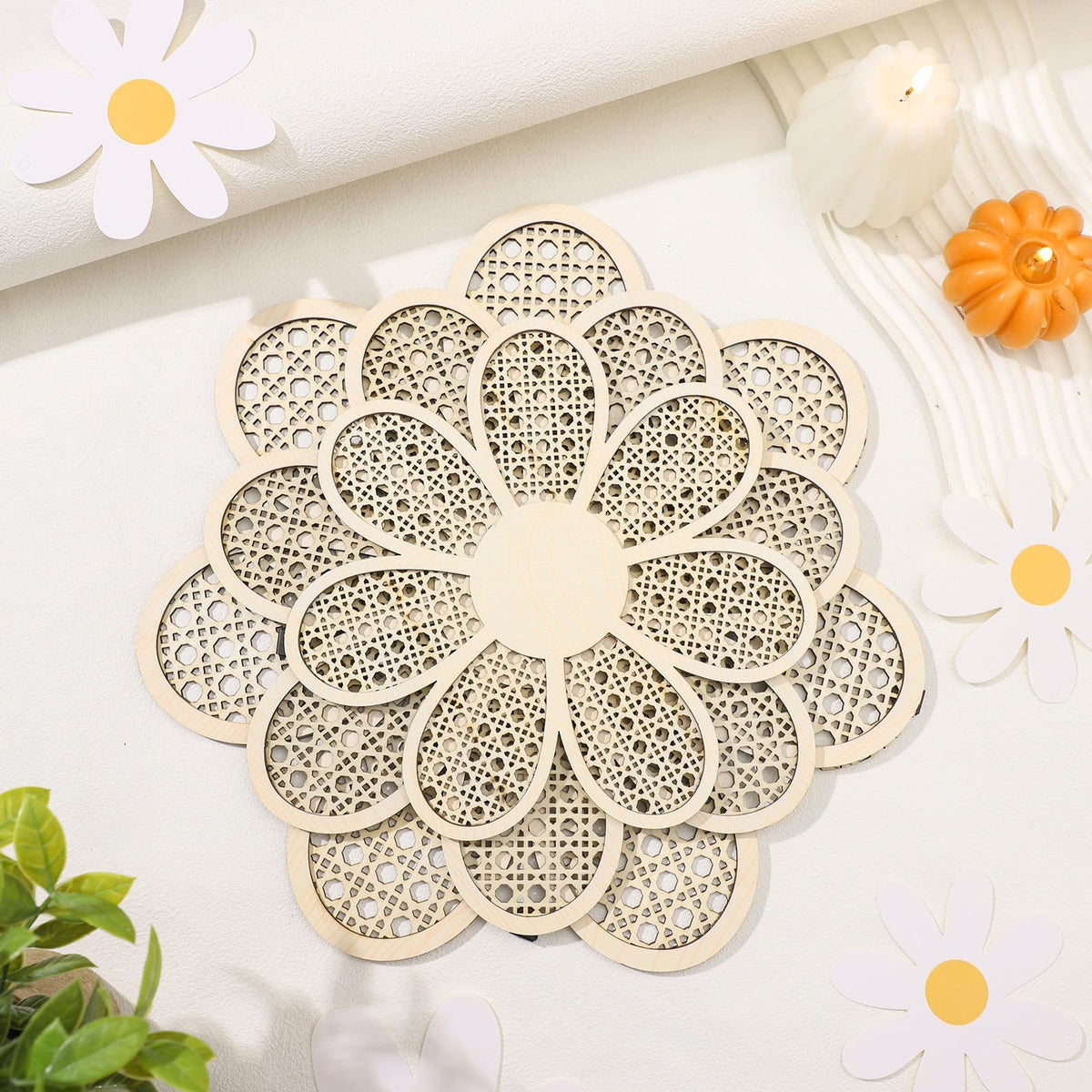 Thyle 6 Pcs Boho Daisy Wall Decor Natural Rattan Flower Wall Hanging Art Wooden Boho Art Nursery Decor Daisy Signs Flowers Farmhouse Hanging Decoration for Home Office Nursery
