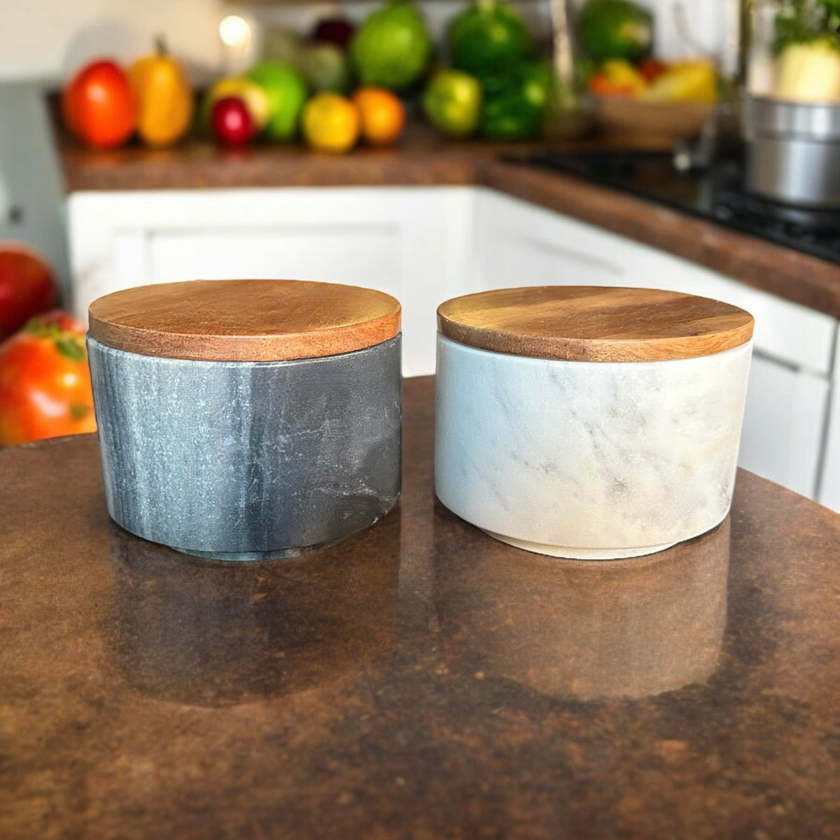 Savvy East Marble Salt Cellar Pepper Cellar Set, Stackable Large Black/Grey & White Salt and Pepper Holder Duo w/Air-Tight Tops, Space-Saving Multi-Purpose Spice Pinch Pots, Marble Salt Pigs with Lids
