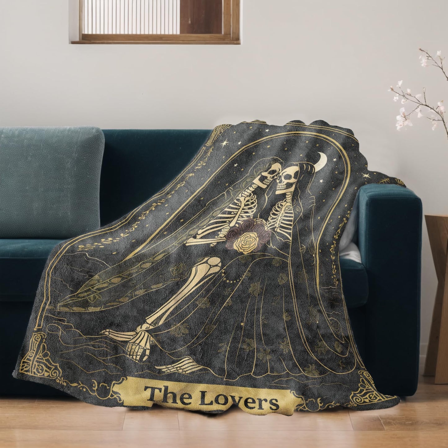 qxfqxf Gothic Skull Blanket Lightweight Blankets Gifts for Women Flannel Throw with Skeleton Couple Holding Rose Under Moonlight Printed for Sofa, Bed, Office, Goth Halloween Decor Throws 60x50 Inch