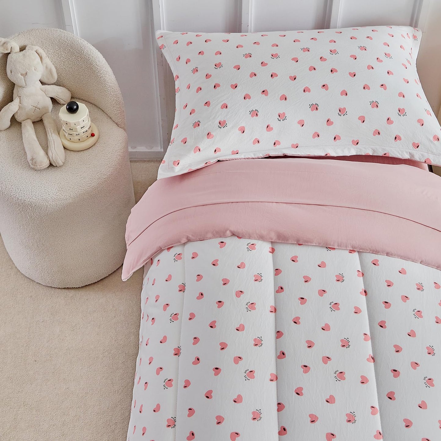 DuShow Toddler Bedding Set for Girls,4 Piece Bed-in-a-Bag Toddler Comforter Sets,Pink Heart Crib Bedding Sheets Set,Include Quilt Comforter,Flat Sheet,Fitted Sheet,Pillowcase