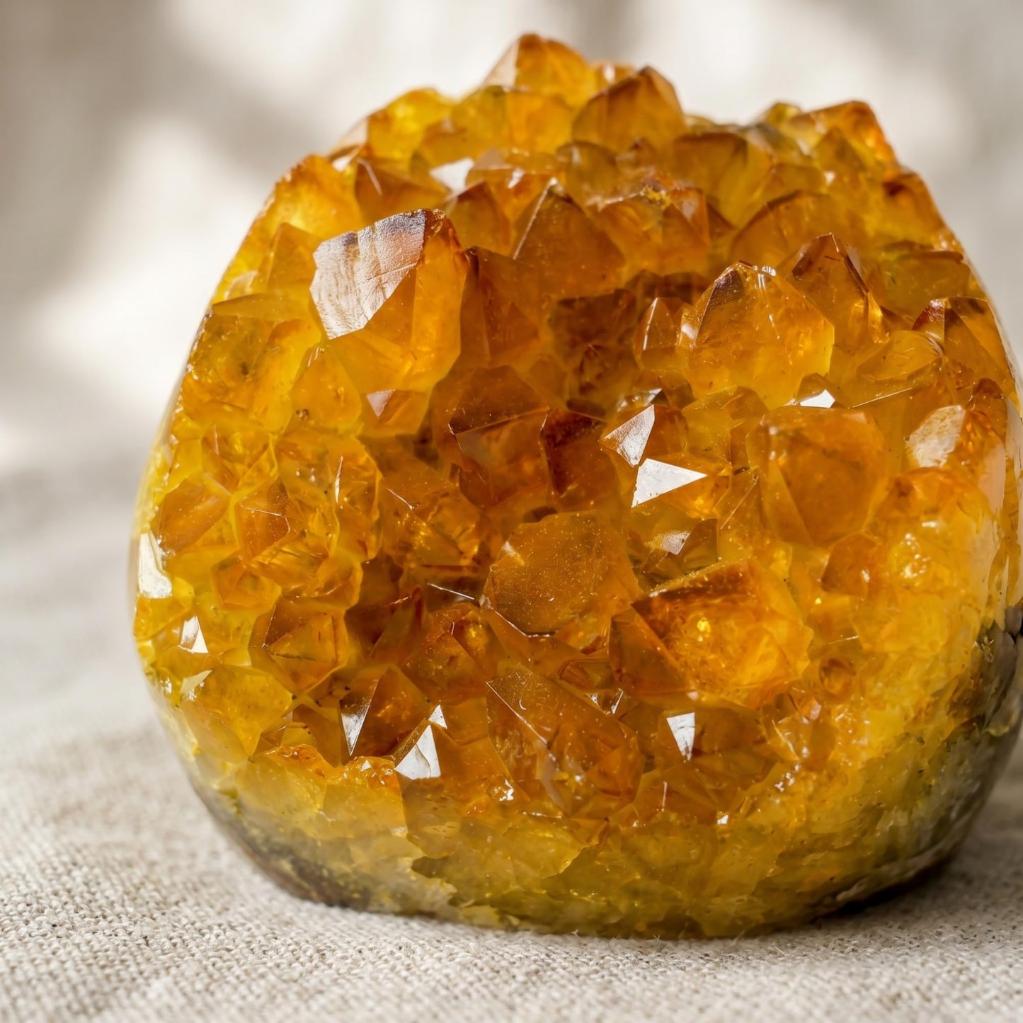 CrystalHola 1Pc Yellow Geode Crystal Cluster 200-300g (0.44-0.66lb) for Meditation, Home Decoration, Crystal Collecting, Feng Shui Ornaments
