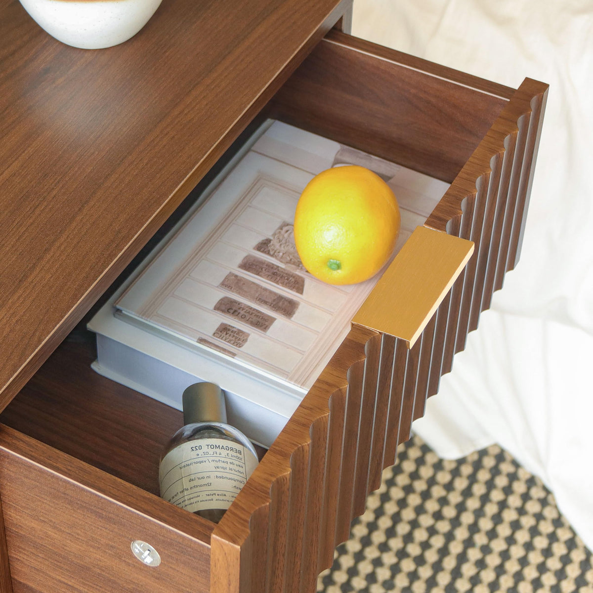 Fultyle Walnut Nightstand, Modern Night Stand with Fluted Drawer and Open Storage, Wooden Bedside Table with Solid Wood Legs for Bedroom, Living Room, Office (Walnut Brown)