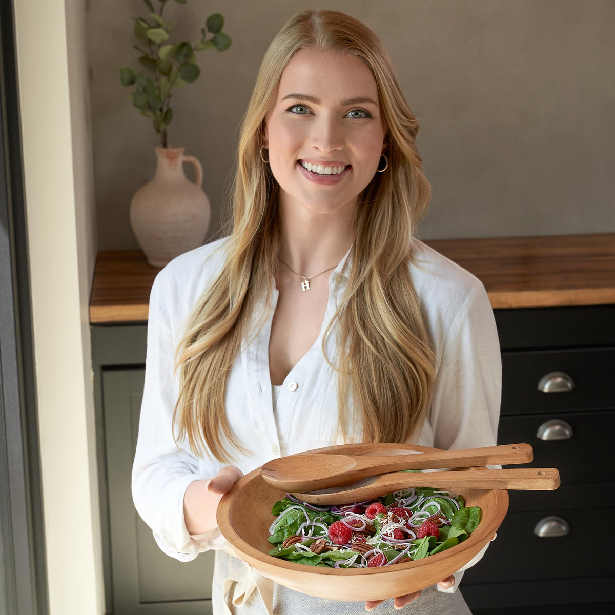 KIBAGA Extra Large Wooden Salad Bowl Set With Serving Utensils - A Beautiful Party Salad & Fruit Bowl With Serving Spoons Perfect for Your Dinner Party - Decorative & Practical Kitchen Must-Have