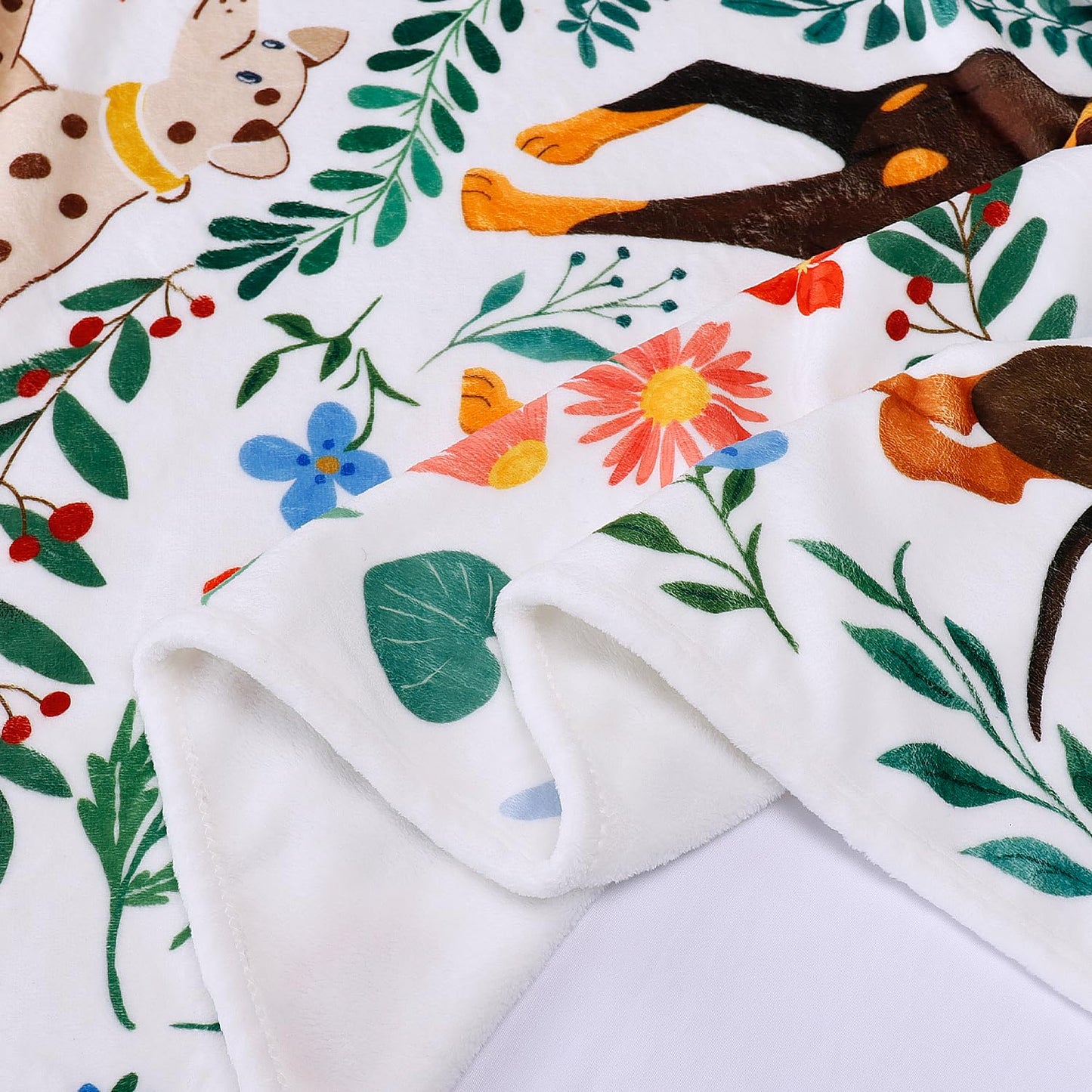 Dog Blanket Ultra Soft Floral Throw Blankets Gifts for Dog Lover Blanket Flower Leaves Flannel Fleece Throw Lightweight Warm Cozy Fuzzy Plus Cabin Blanket for Bed Sofa, 50" X 60"