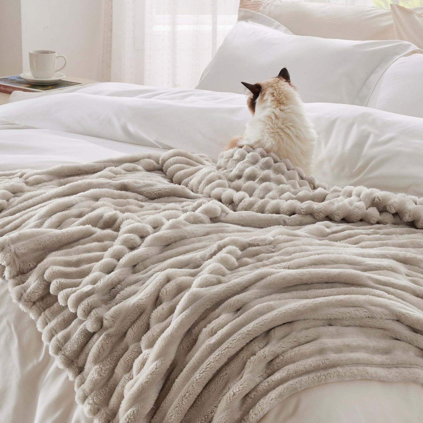 Bedsure Linen Fleece Blanket & Throw Pillow Covers Line