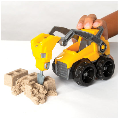 Kinetic Sand, Dig & Demolish Truck Playset with 453 g of Kinetic Sand, for Kids Aged 3 and Up