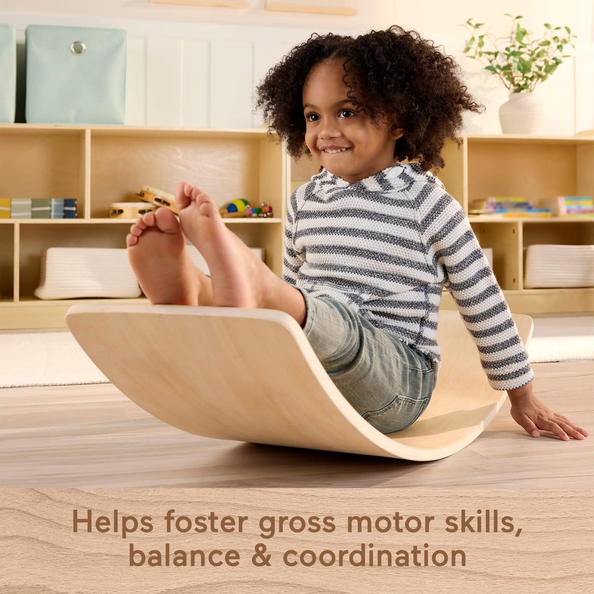 Fisher-Price Wood Montessori Toy Rockin' Balance Board, American Montessori Society Seal of Excellence, 31.7-Inch Wooden Motor Skills Learning Activity for Kids Ages 3+ Years