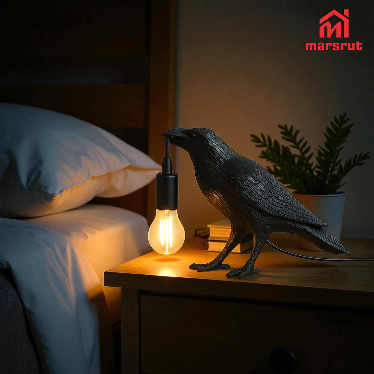 Crow Lamp Holding Light Bulb, Raven Bird Halloween Table Lamp Home Decor, Dark Academia Gothic Styling, Victorian Lifelike Novelty Animal, for Bedside Bedroom Living Room Desk Floor, 11.6 x 6.9 inches