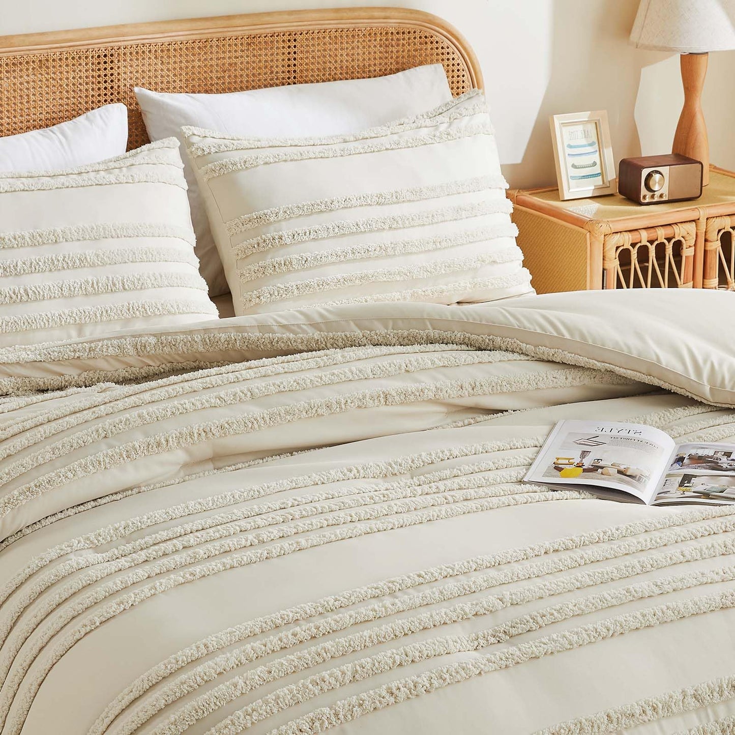 BEDELITE Boho Comforter Set Queen Size, Beige Tufted Boho Bed Set 3 Pieces, Soft & Lightweight Comforter for All Seasons, Jacquard Farmhouse Bedding Set with 2 Pillow Shams