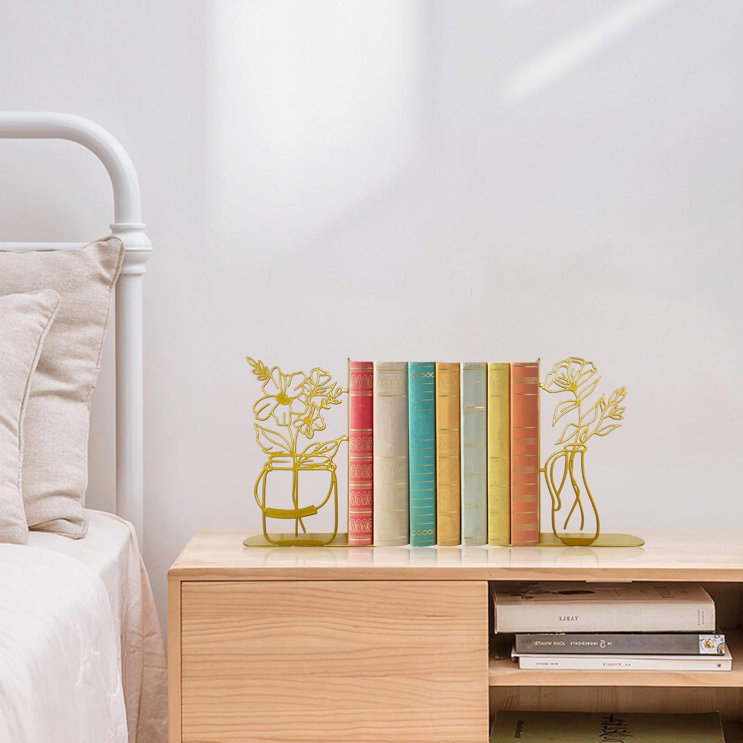 Metal Flower Vase Book Ends, Cute Book Ends for Office Home Decor Decorative Book Ends for Shelves, Ideal Gift for Book Lovers(Gold)