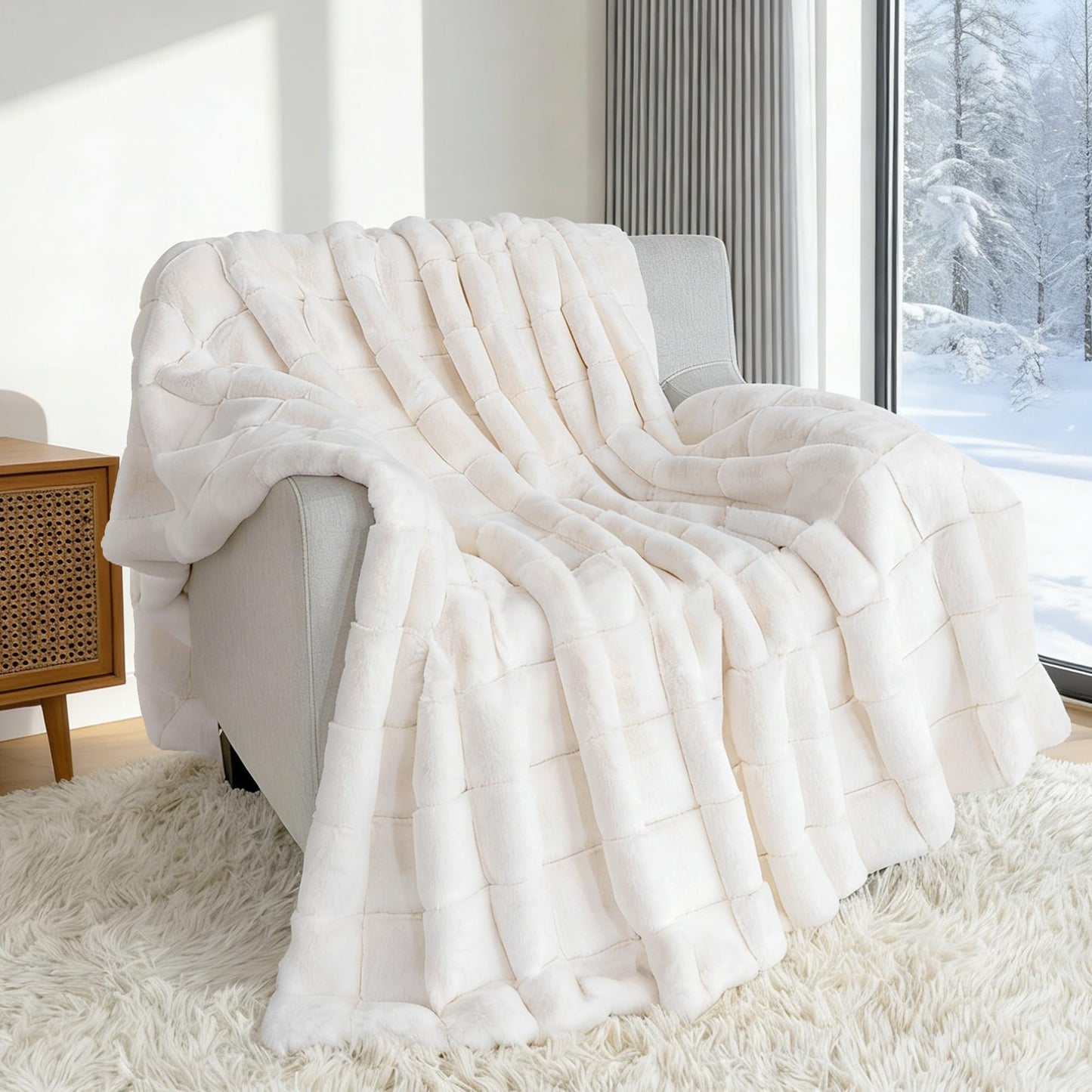 Touchat Faux Fur Throw Blanket, Luxury 1000GSM Ultra Thick Warm Rabbit Blanket for Couch Bed Sofa, 3D Checkered Pattern Soft Winter Heavy Minky Fluffy Blankets for Women Christmas Birthday Gift, White