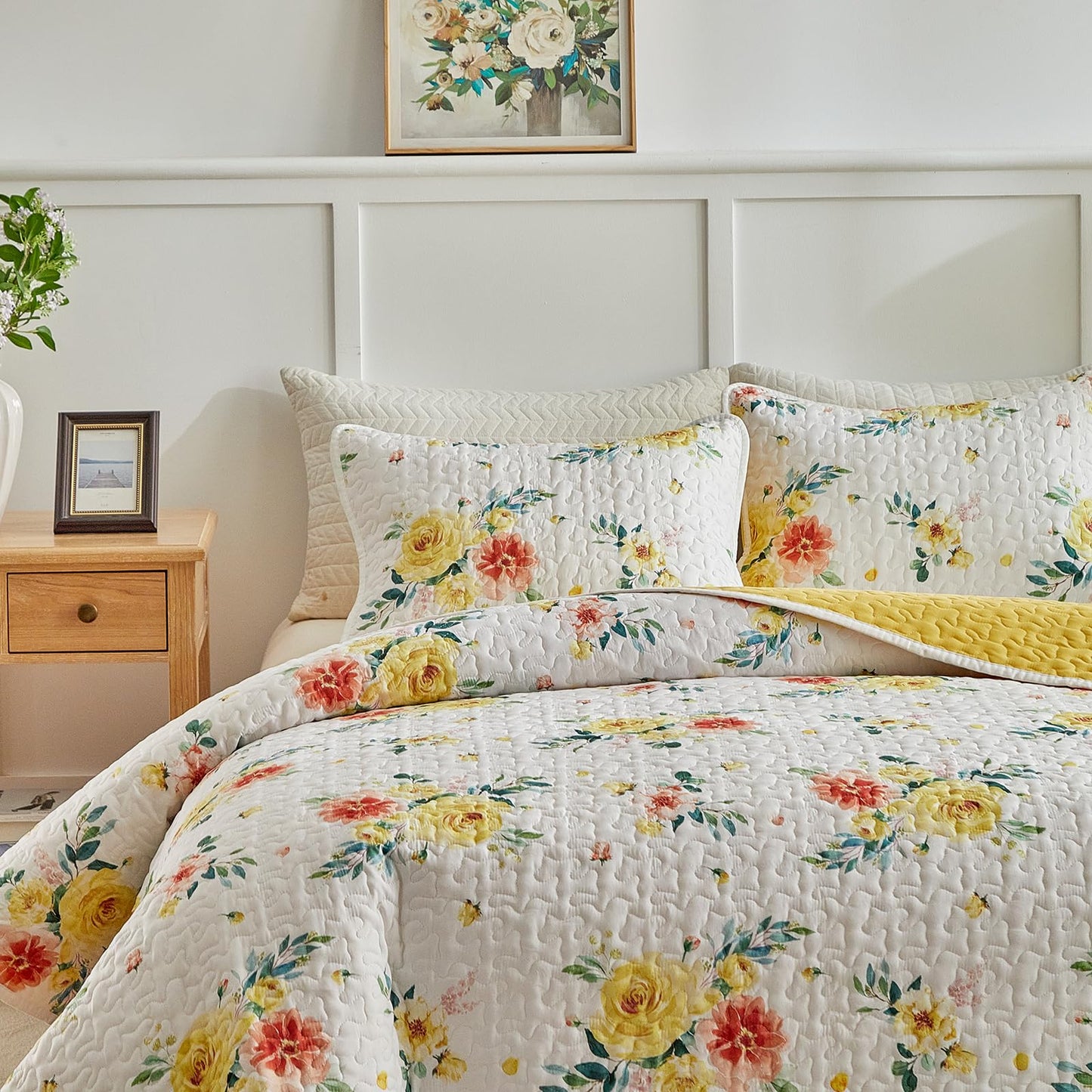 Floral Quilt Set 3 Pieces Queen Size White Orange Yellow Flower with Green Leaves Soft Microfiber Lightweight Summer Reversible Coverlet Bedspread for All Season -1 Quilt 88*88 + 2 Pillow Shams