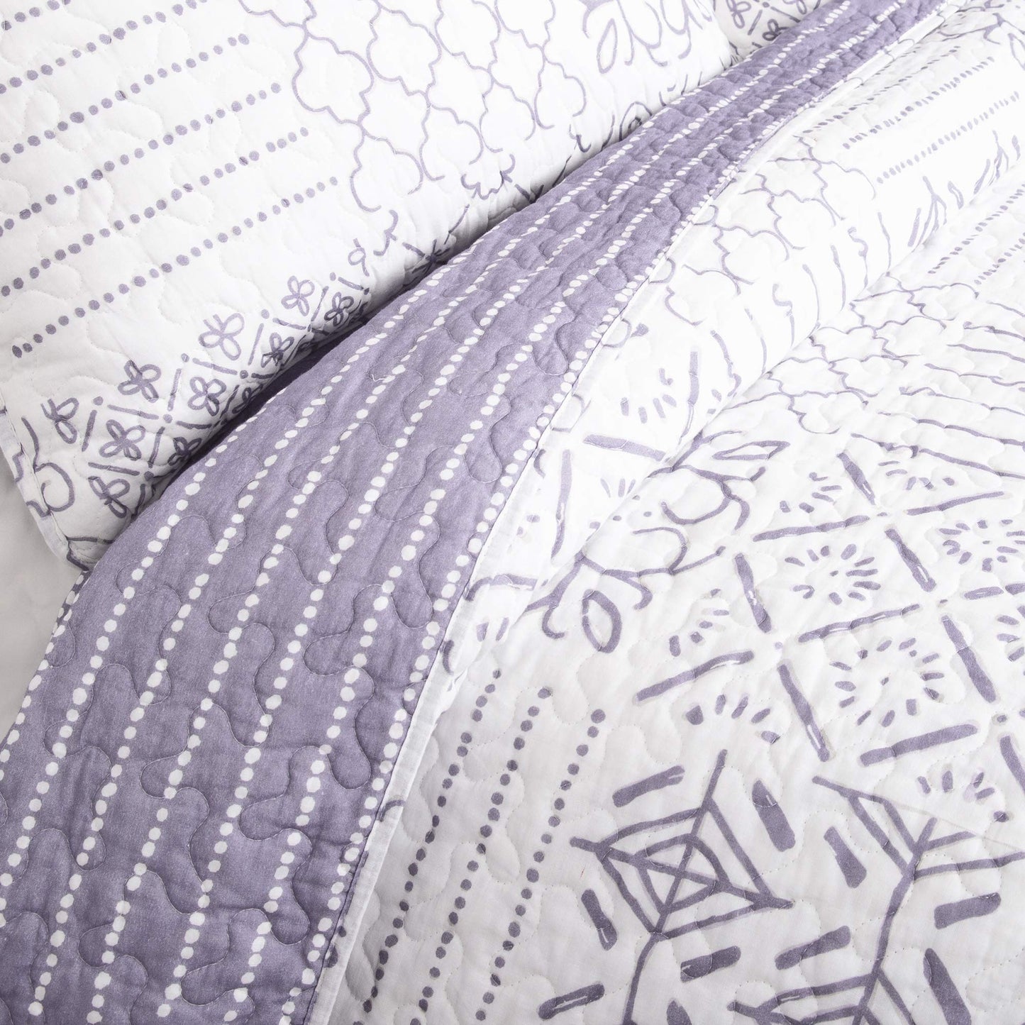 Lush Decor Monique Reversible Cotton Quilt Queen Size 3 Piece Set Full/Queen Lavender - Purple Bedding Set Queen Quilt - Patchwork Quilts - Boho Decor
