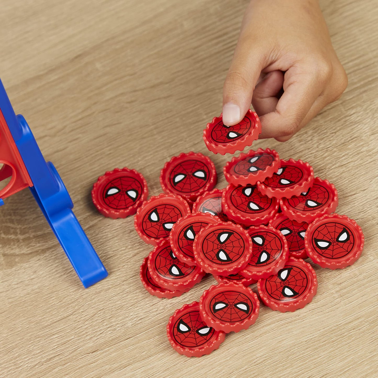 Hasbro Gaming Connect 4 Marvel Spider-Man Edition, Strategy Board Game for 2 Players, Ages 6 and Up (Amazon Exclusive)