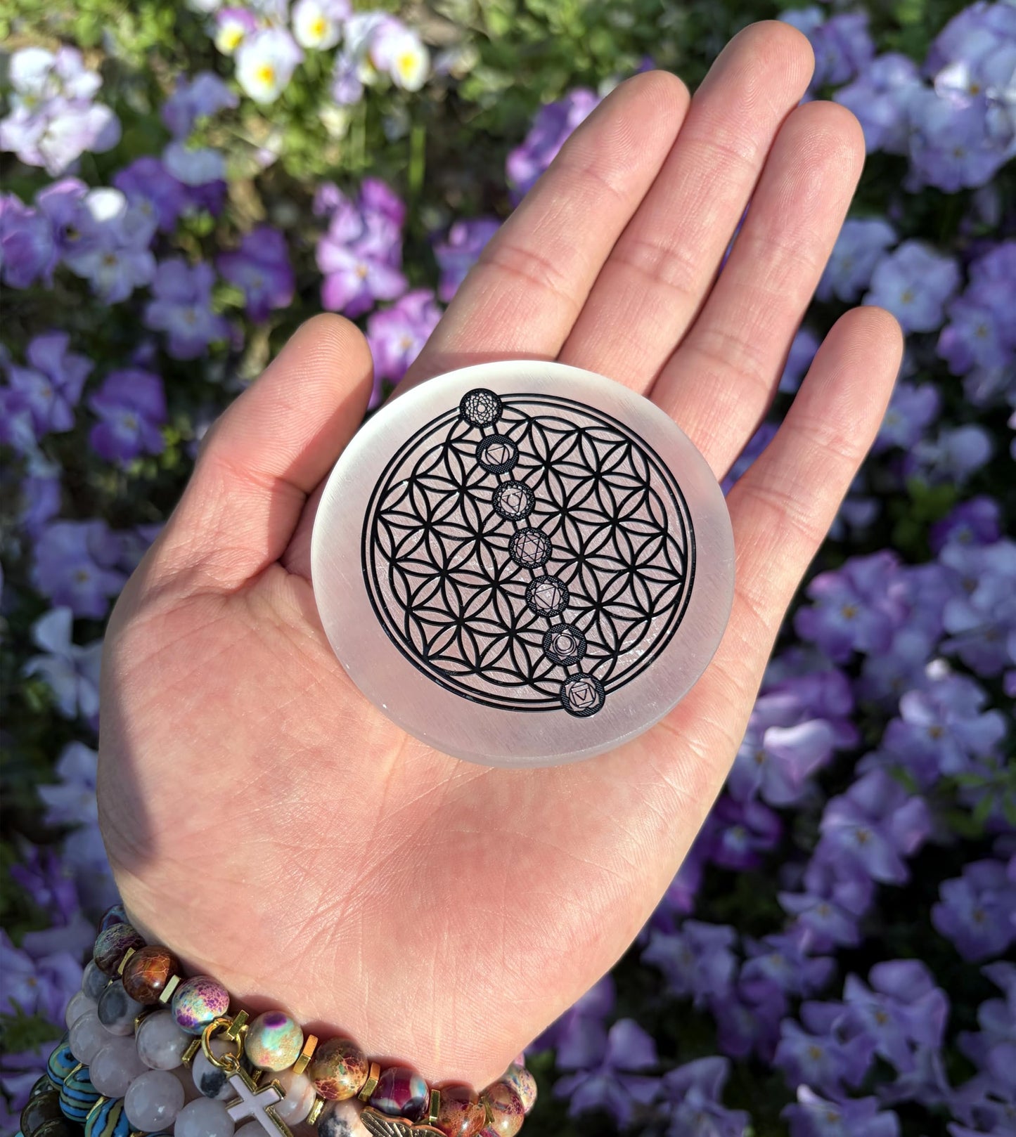 Selenite Crystal Charging Plate Engraved Flower of Life Healing Stones Coaster Round Disc for Home Office Table Decor Crystals and Healing Stones