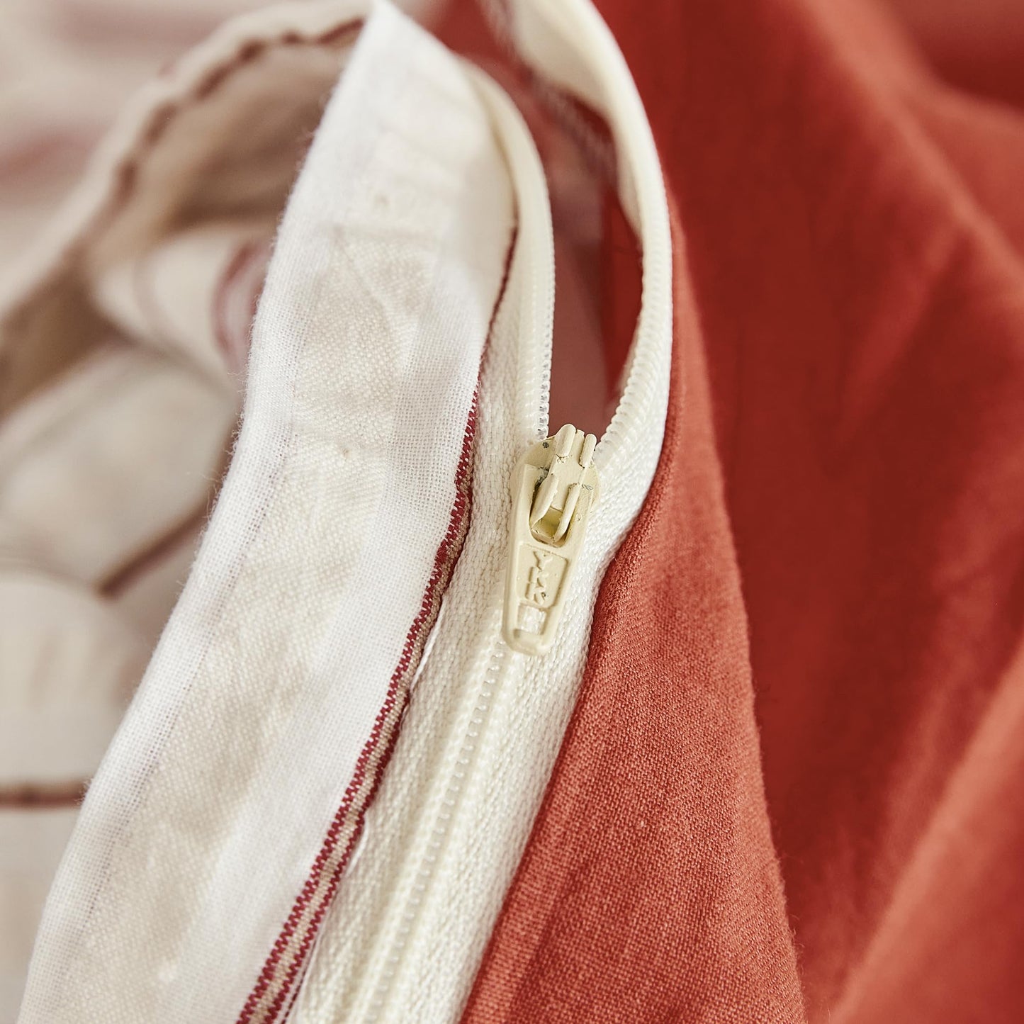 SUSYBAO Duvet Cover Queen 100% Cotton 3 Pieces Set 1 Red White Seersucker Duvet Cover with Zipper Ties 2 Pillow Shams Washed Cotton Classic Striped Textured Bedding Set Soft