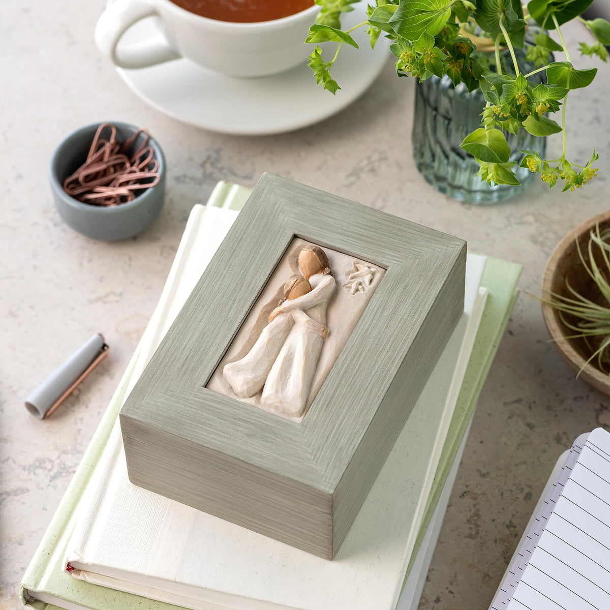 Willow Tree Mother and Daughter, Protect and cherish, give wings to fly, A Message of Family Love and Support, Wood Box to hold Jewelry and Keepsakes, Sculpted Hand-Painted Memory Box