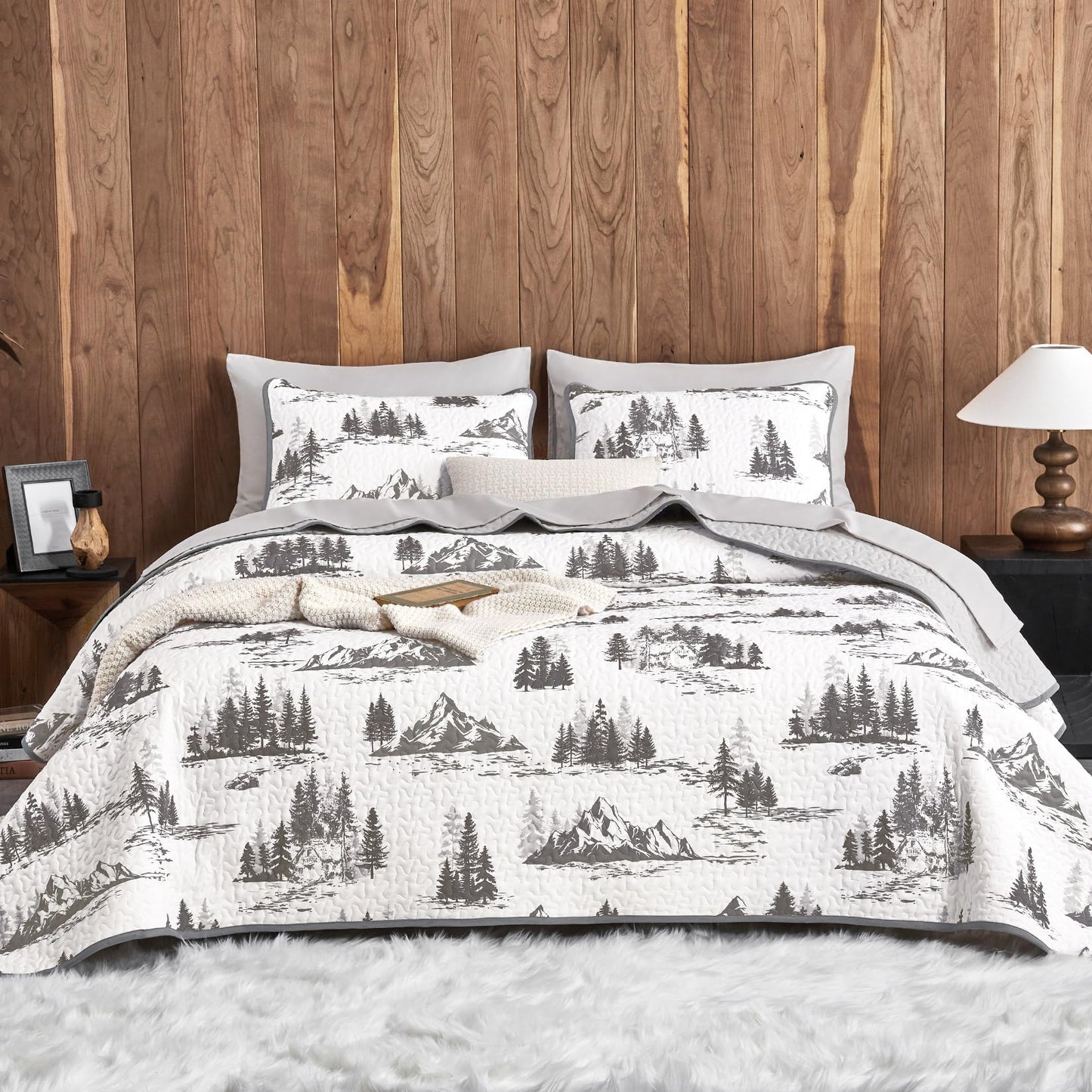 Wake In Cloud - Rustic Quilt Set, Cabin Forest Woodland Camping Theme with Lodge Mountain Print, Reversible Lightweight Bedspread Coverlet, 3 Pieces, Grey White, Queen/Full Size